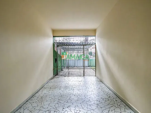 Prédio com 140m² 1 quarto e 2 banheiros, para alugar, no bairro Água Verde em Curitiba