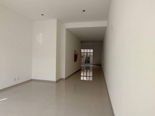 Prédio com 450m², à venda ou para alugar, no bairro Parque Santos Dumont em Taboão da Serra