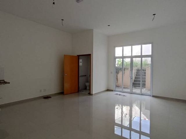 Prédio com 450m², à venda ou para alugar, no bairro Parque Santos Dumont em Taboão da Serra