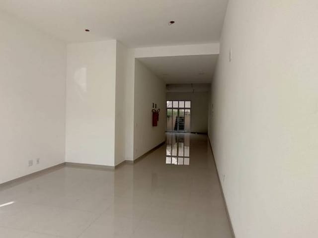 Prédio com 450m², à venda ou para alugar, no bairro Parque Santos Dumont em Taboão da Serra