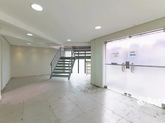Prédio para alugar, no bairro Rebouças em Curitiba