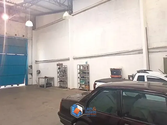 Prédio com 300m², à venda, no bairro Jardim Galetto em Itatiba