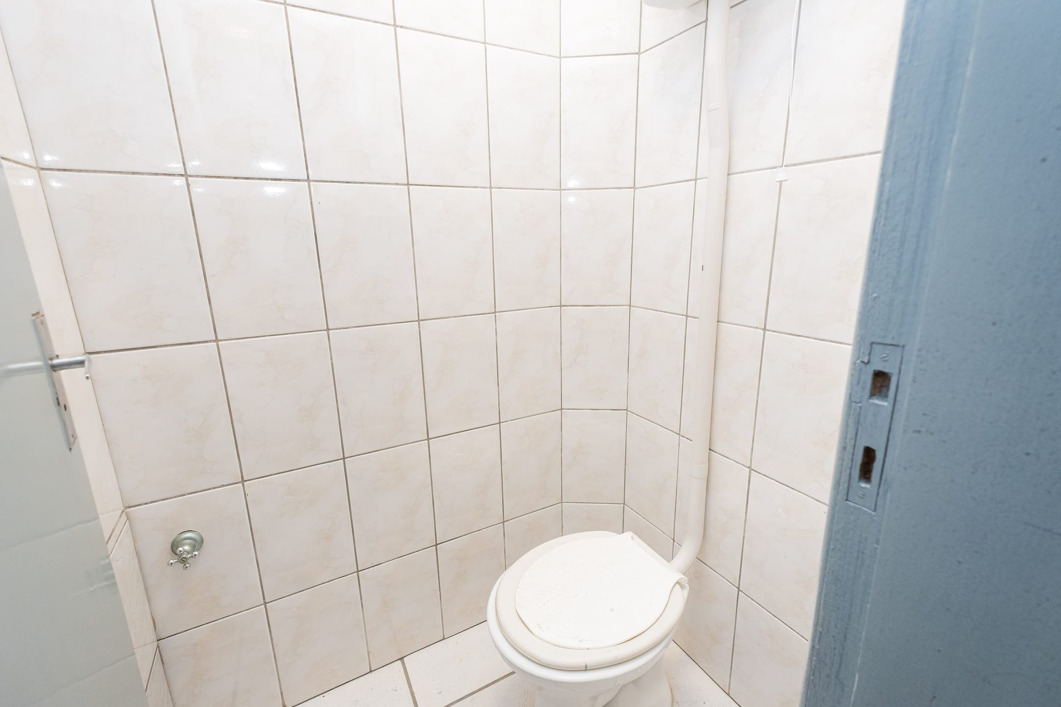 Prédio à venda no centro de Pelotas - 98 m², 2 banheiros, churrasqueira, mezanino e com alta visibilidade. - 12