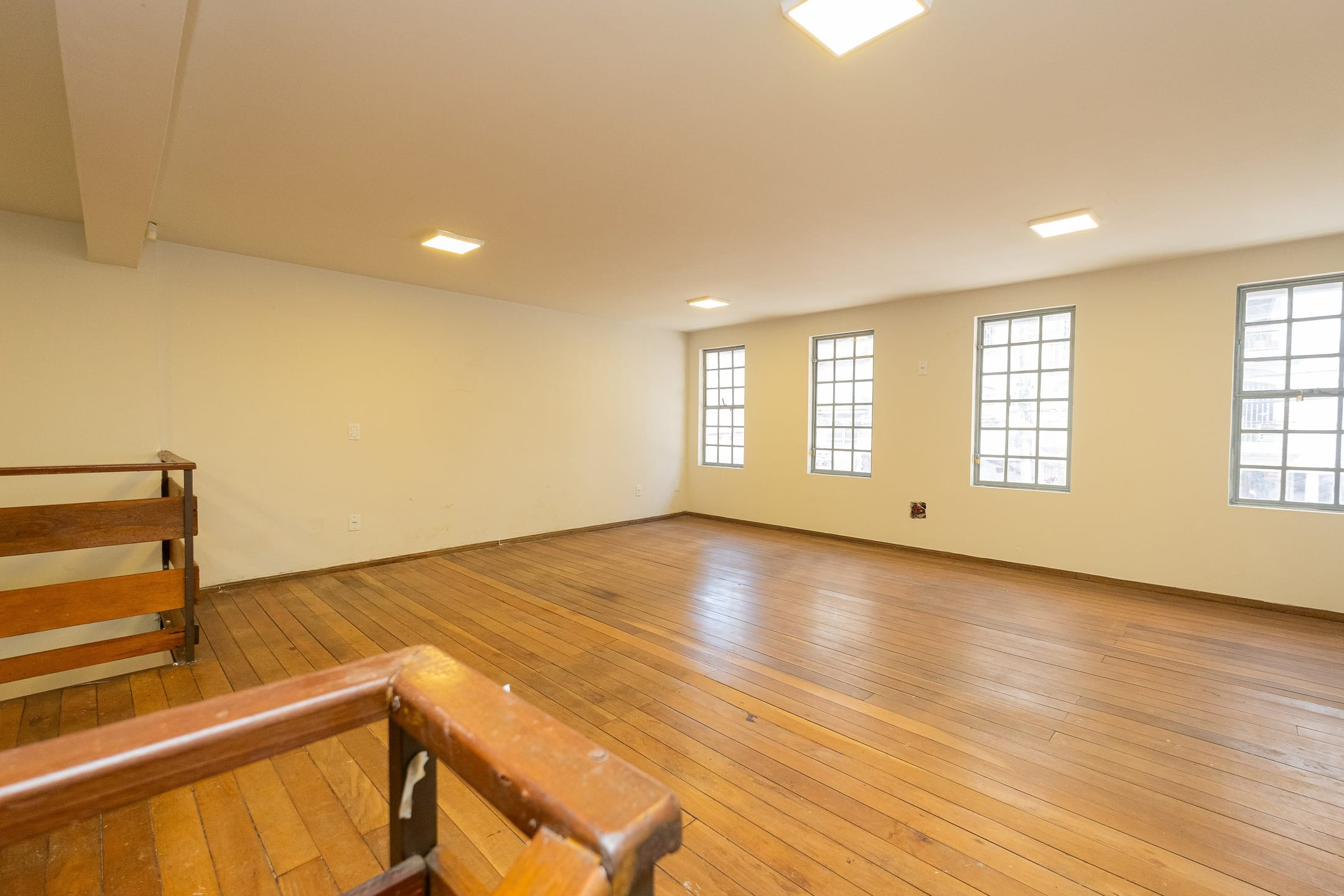 Prédio à venda no centro de Pelotas - 98 m², 2 banheiros, churrasqueira, mezanino e com alta visibilidade. - 7