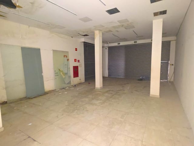 Prédio com 806m², à venda, no bairro Centro Cotia em Cotia