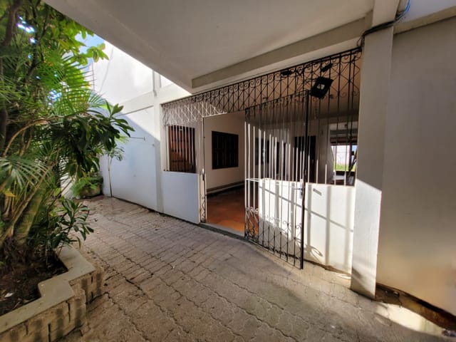 Prédio com 8950m², à venda, no bairro Cachoeira do Bom Jesus em Florianópolis