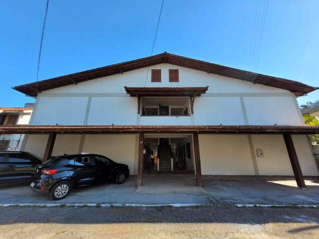 Prédio com 8950m², à venda, no bairro Cachoeira do Bom Jesus em Florianópolis