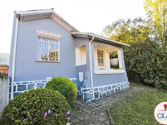 Prédio 4 quartos e 2 banheiros, para alugar, no bairro Mercês em Curitiba