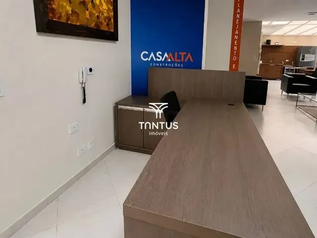 Prédio com 856m², para alugar, no bairro Mercês em Curitiba