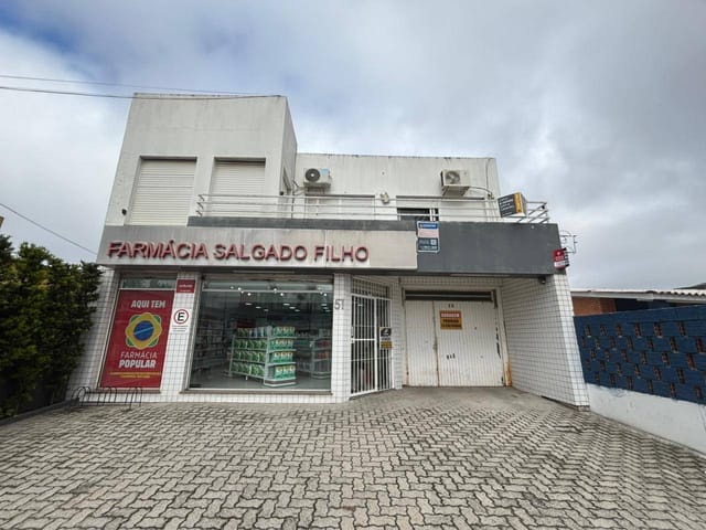 Prédio com 200m², à venda, no bairro Três Vendas em Pelotas