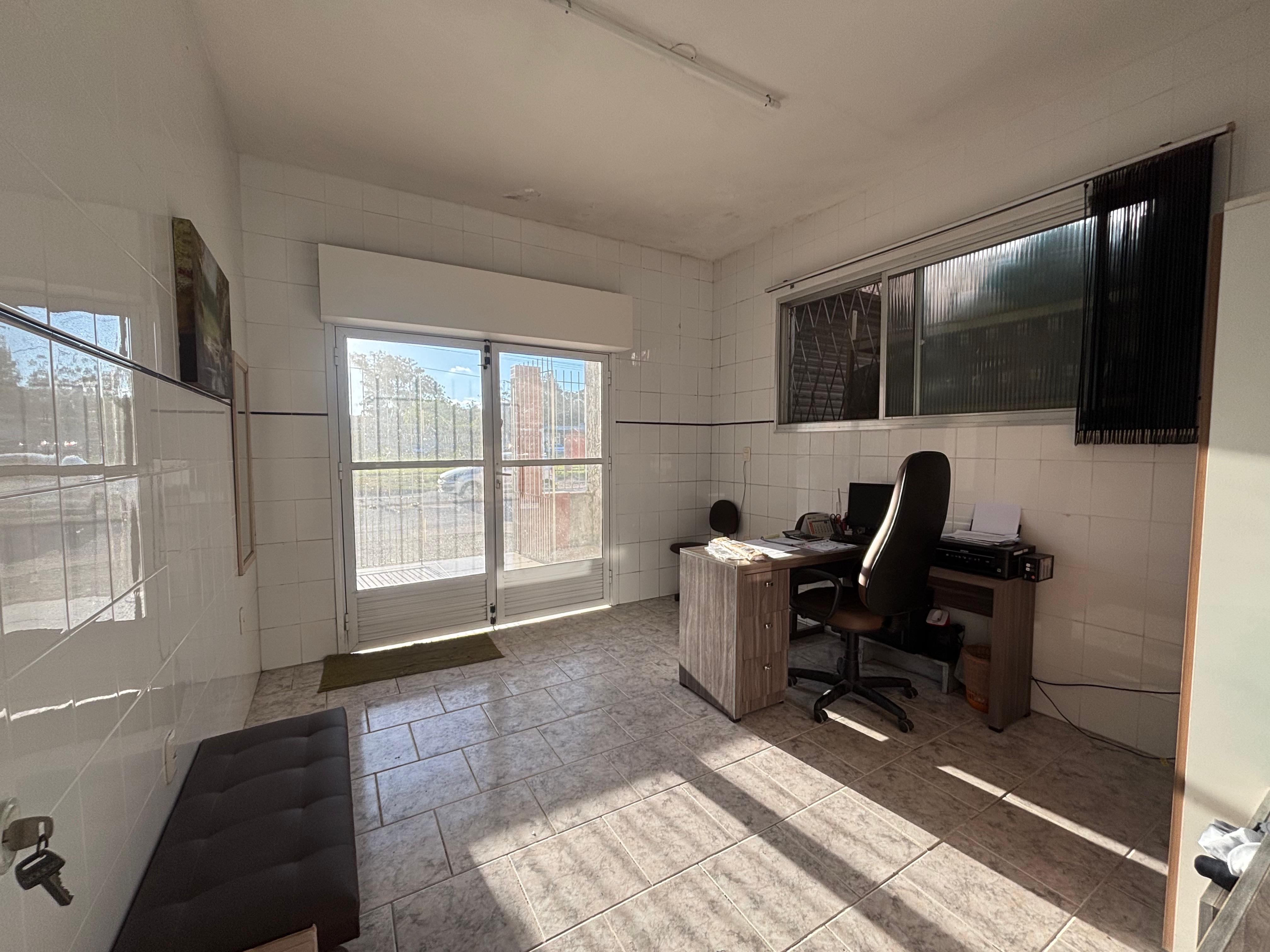 Prédio à venda no Arco-íris, Areal - 645 m², 3 salas amplas, estrutura versátil, ótima posição solar e localizado próximo ao CAVG. - 7