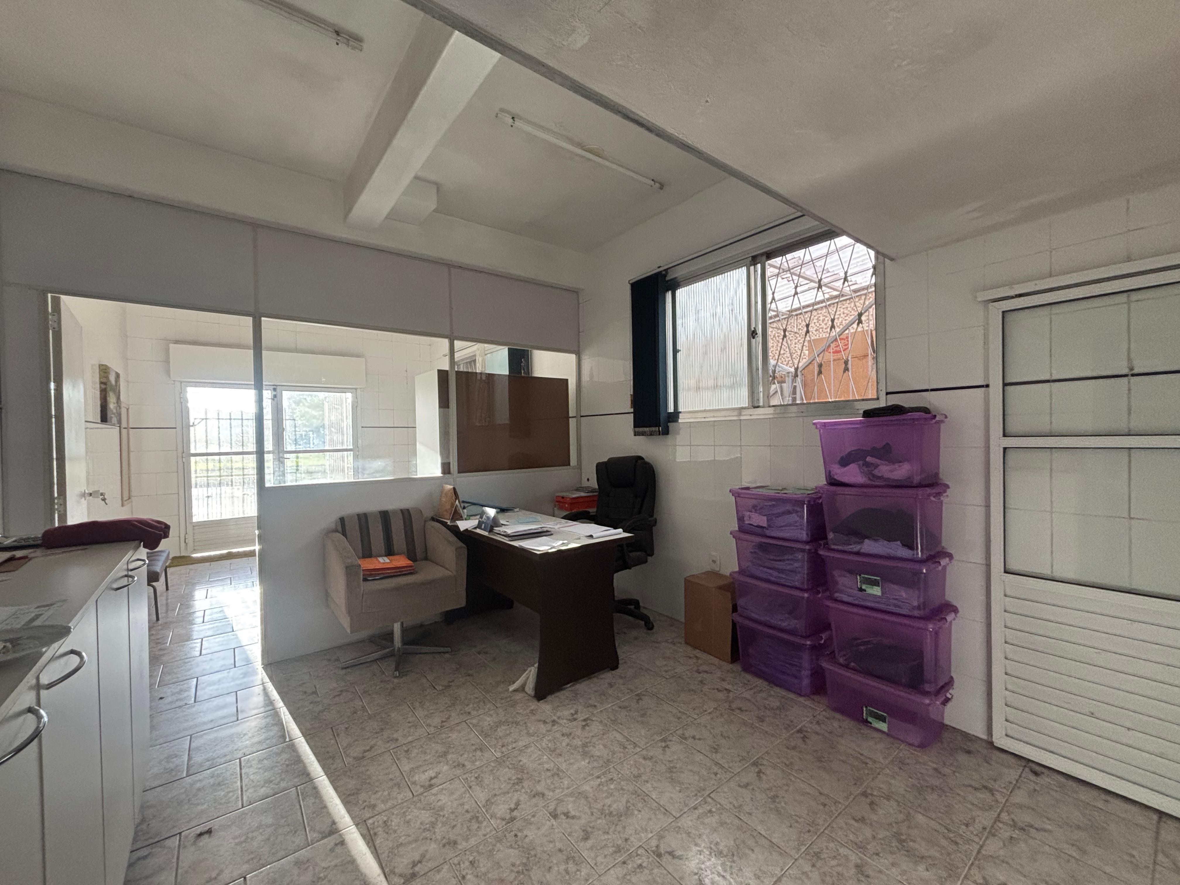 Prédio à venda no Arco-íris, Areal - 645 m², 3 salas amplas, estrutura versátil, ótima posição solar e localizado próximo ao CAVG. - 8