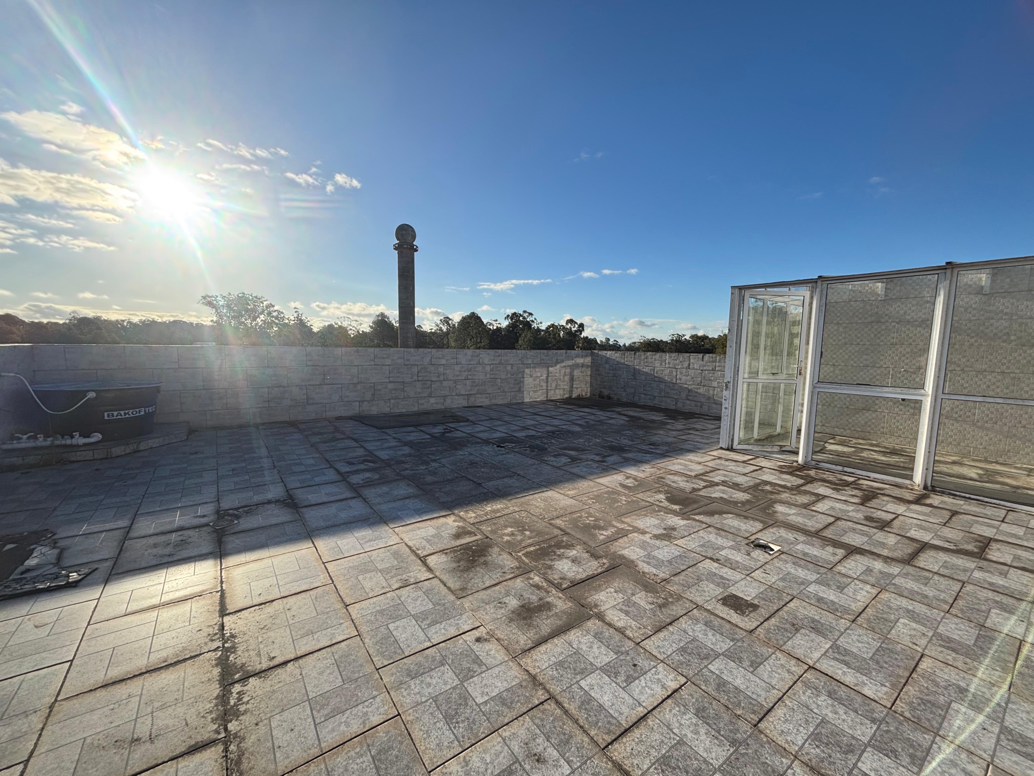 Prédio à venda no Arco-íris, Areal - 645 m², 3 salas amplas, estrutura versátil, ótima posição solar e localizado próximo ao CAVG. - 13