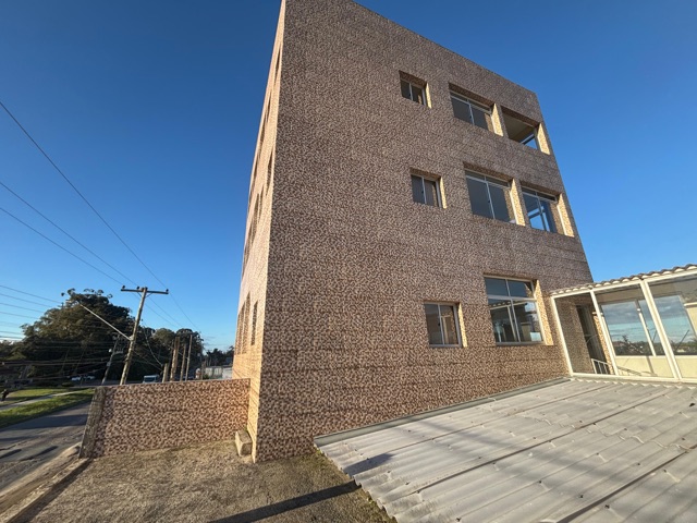 Prédio com 375m², à venda, no bairro Areal em Pelotas