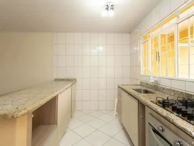 Prédio 2 quartos e 1 banheiro, para alugar, no bairro Santa Felicidade em Curitiba