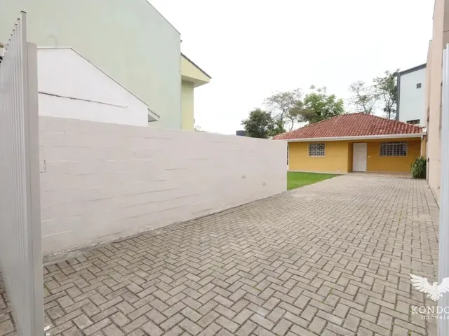 Casa 2 quartos e 1 banheiro, para alugar, no bairro Santa Felicidade em Curitiba