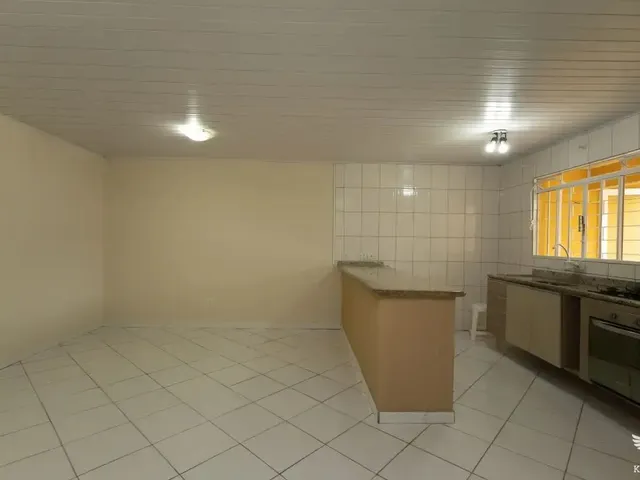 Prédio 2 quartos e 1 banheiro, para alugar, no bairro Santa Felicidade em Curitiba