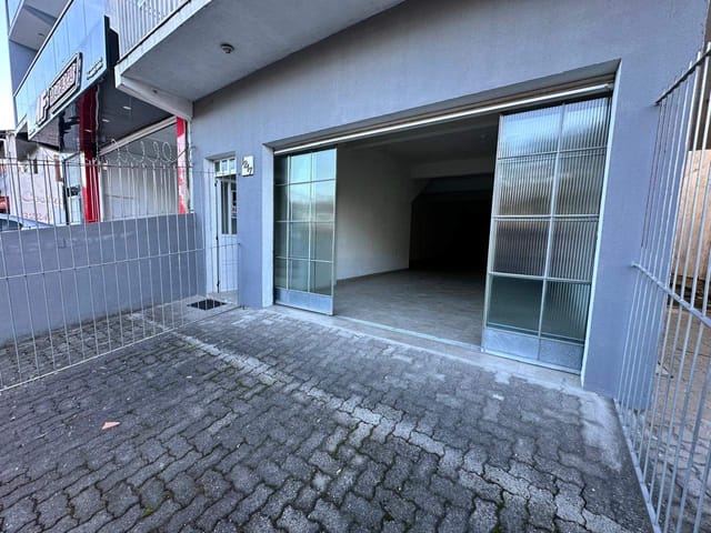 Prédio com 360m², à venda, no bairro Fragata em Pelotas