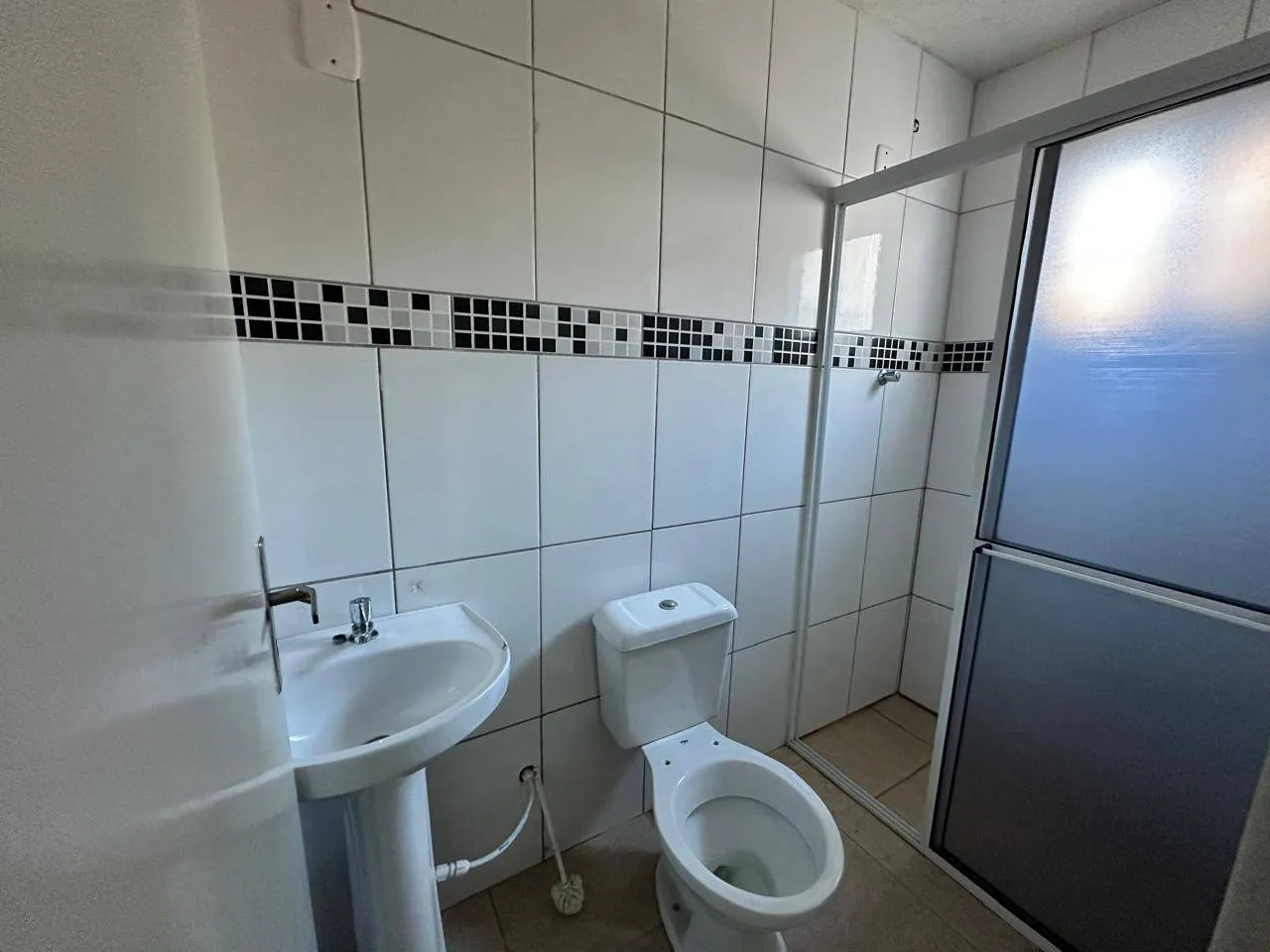 Prédio comercial a venda no Fragata, Pelotas - 440m², estrutura de uso misto, excelente ponto logístico e 3 apartamentos para renda imediata. - 19