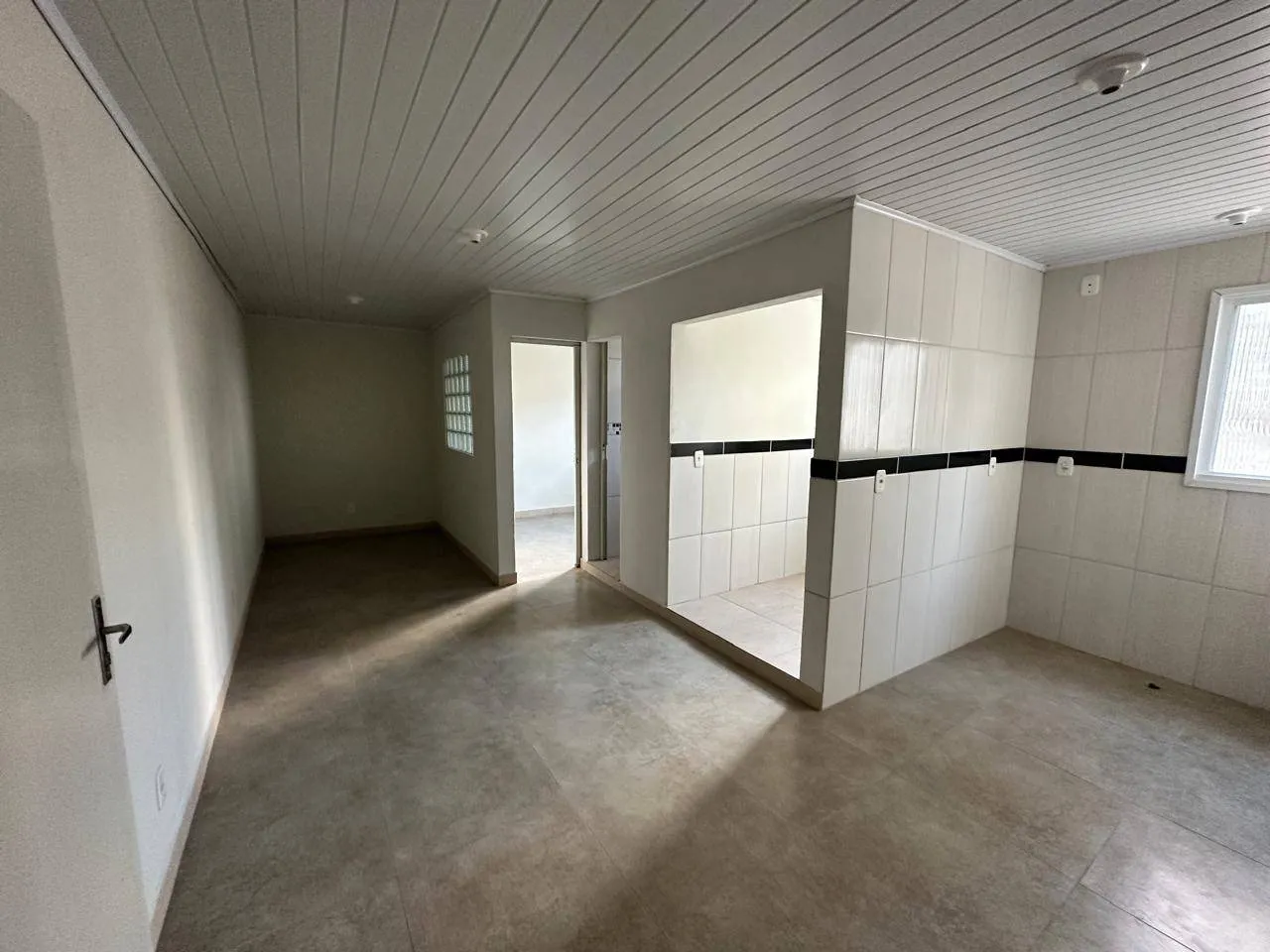 Prédio comercial a venda no Fragata, Pelotas - 440m², estrutura de uso misto, excelente ponto logístico e 3 apartamentos para renda imediata. - 12