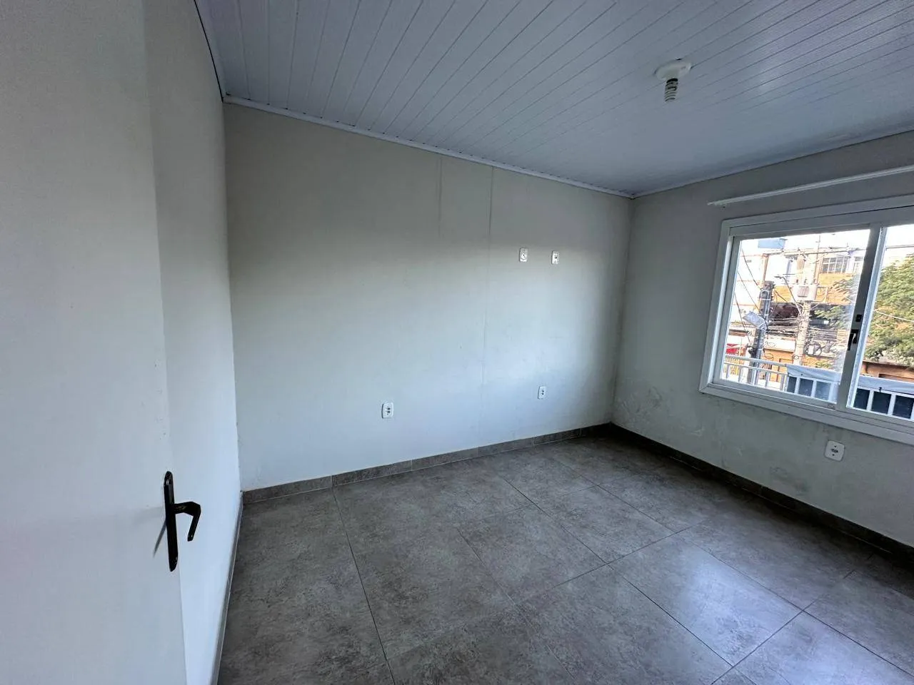 Prédio comercial a venda no Fragata, Pelotas - 440m², estrutura de uso misto, excelente ponto logístico e 3 apartamentos para renda imediata. - 16