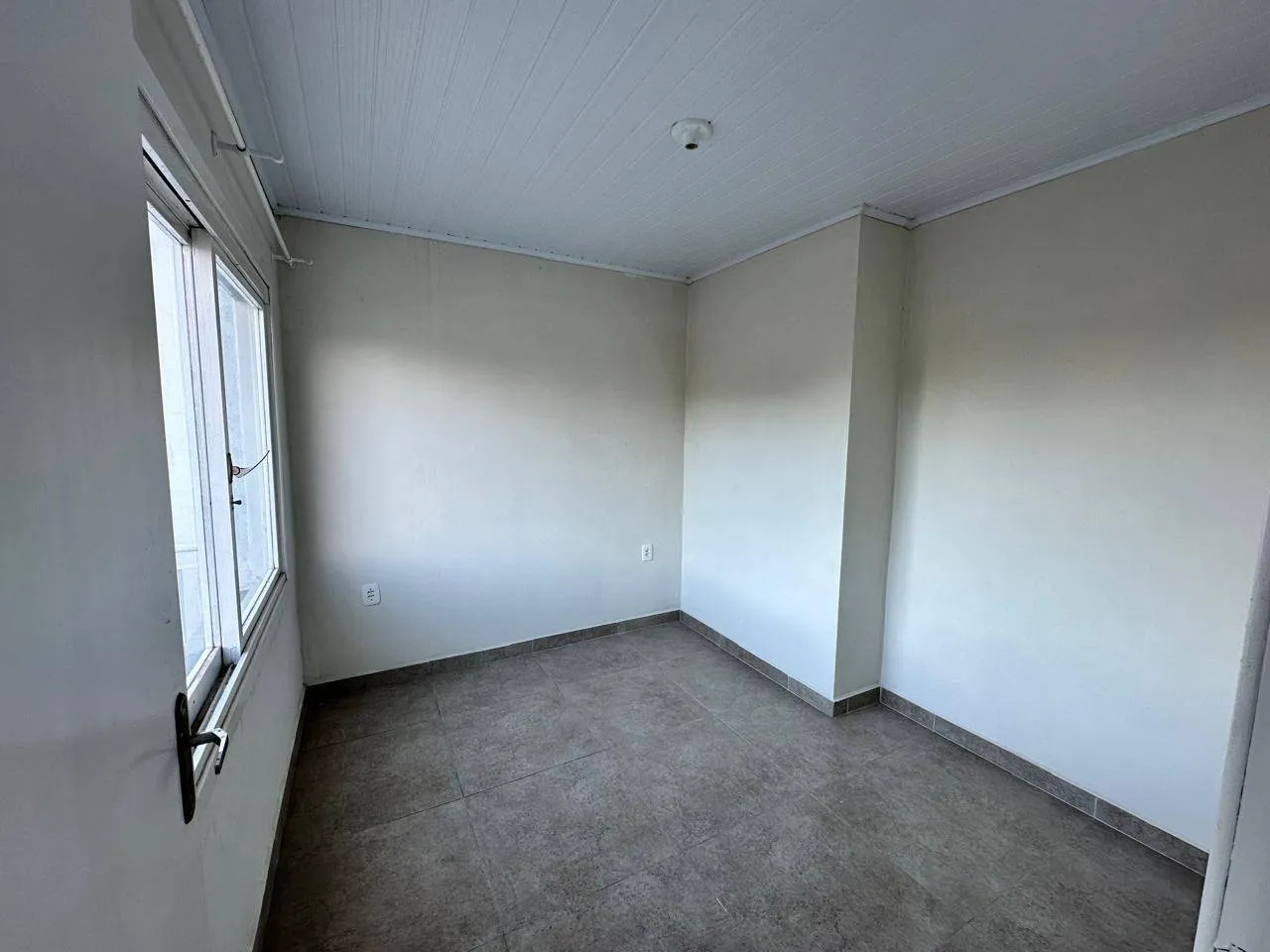 Prédio comercial a venda no Fragata, Pelotas - 440m², estrutura de uso misto, excelente ponto logístico e 3 apartamentos para renda imediata. - 17