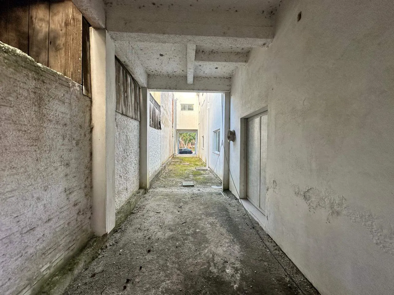 Prédio comercial a venda no Fragata, Pelotas - 440m², estrutura de uso misto, excelente ponto logístico e 3 apartamentos para renda imediata. - 28