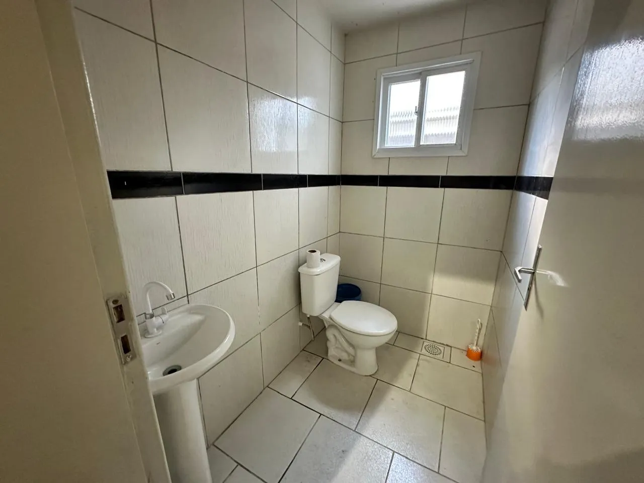 Prédio comercial a venda no Fragata, Pelotas - 440m², estrutura de uso misto, excelente ponto logístico e 3 apartamentos para renda imediata. - 8