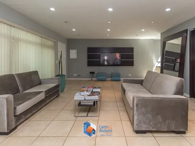 Prédio com 300m², à venda, no bairro Moema em São Paulo