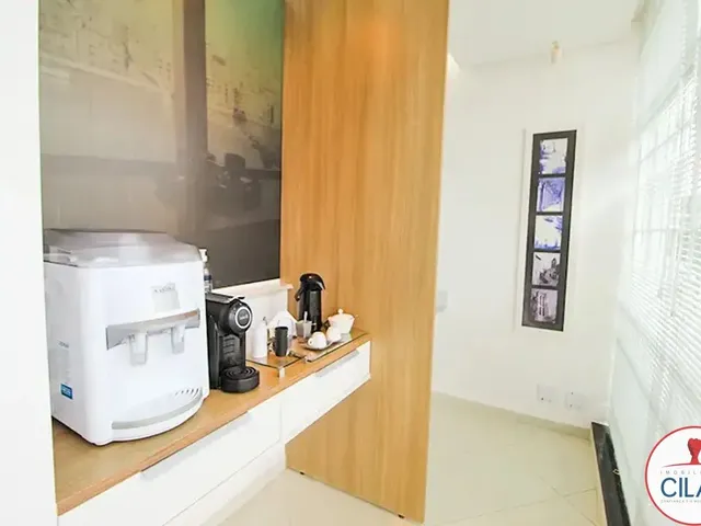 Prédio com 384m² 8 quartos e 4 banheiros, à venda, no bairro Santa Quitéria em Curitiba