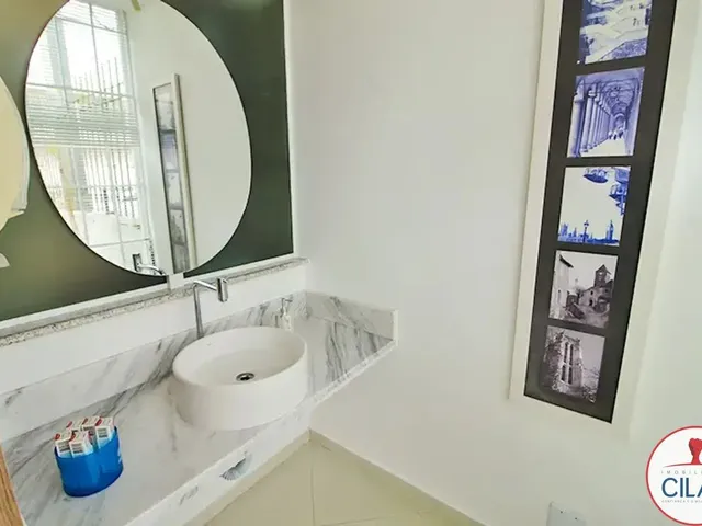 Prédio com 384m² 8 quartos e 4 banheiros, à venda, no bairro Santa Quitéria em Curitiba