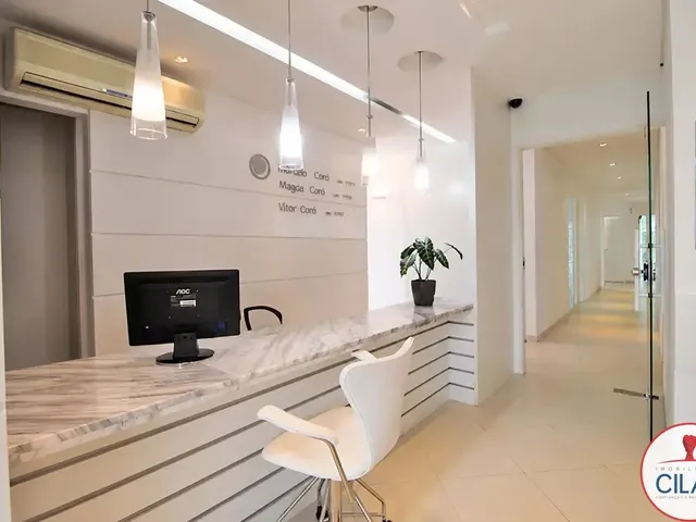 Prédio com 384m² 8 quartos e 4 banheiros, à venda, no bairro Santa Quitéria em Curitiba