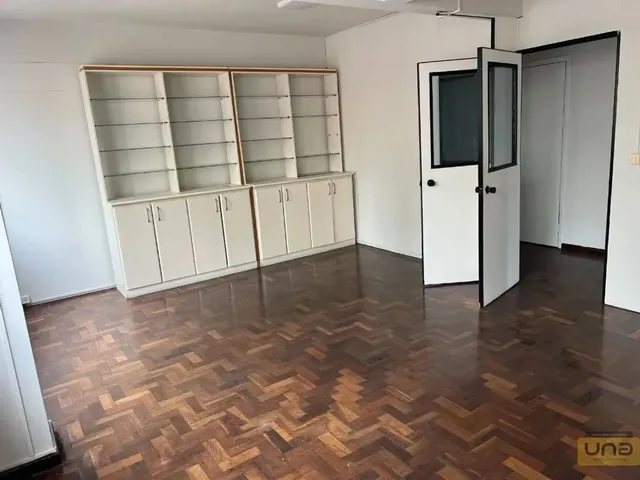 Prédio para alugar, no bairro Centro em Curitiba