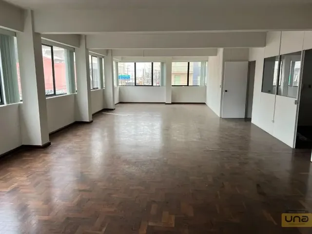 Prédio para alugar, no bairro Centro em Curitiba