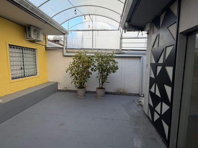 Foto do Prédio - Casa comercial para locação em Campo Belo , 143m² | Lares e Andares Imóveis