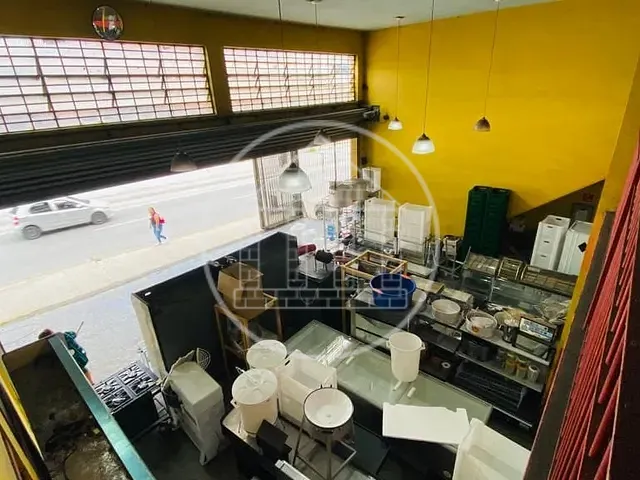 Prédio com 373m², para alugar, no bairro Jardim Regina em São Paulo