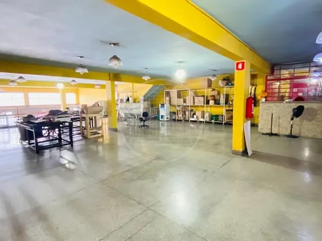 Prédio com 373m², para alugar, no bairro Jardim Regina em São Paulo