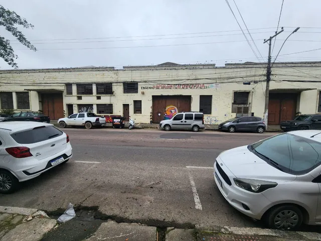 Prédio com 2921m², à venda, no bairro Centro em Pelotas