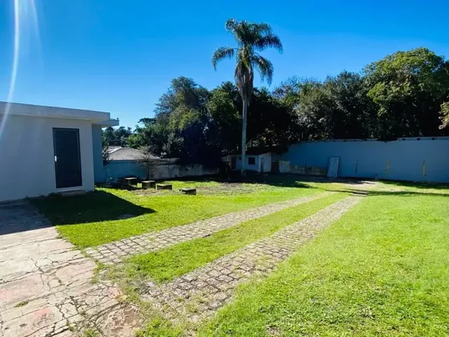 Prédio 8 quartos e 3 banheiros, para alugar, no bairro Santa Quitéria em Curitiba