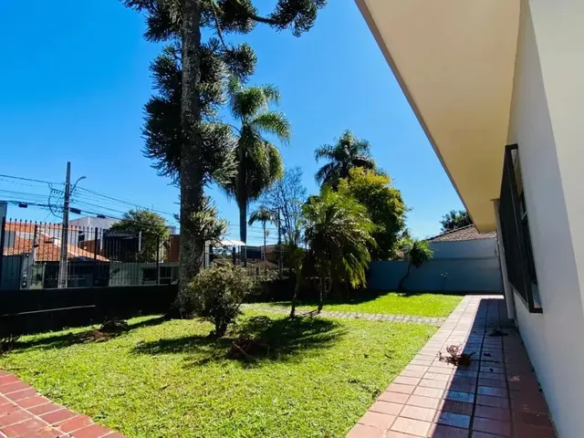 Prédio 8 quartos e 3 banheiros, para alugar, no bairro Santa Quitéria em Curitiba
