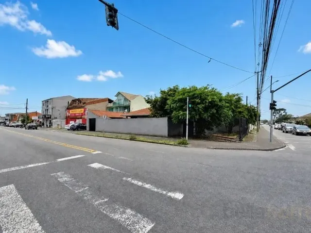 Prédio com 364m² 1 quarto e 3 banheiros, à venda, no bairro Cajuru em Curitiba