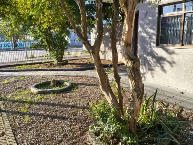 Prédio com 364m² 1 quarto e 3 banheiros, à venda, no bairro Cajuru em Curitiba