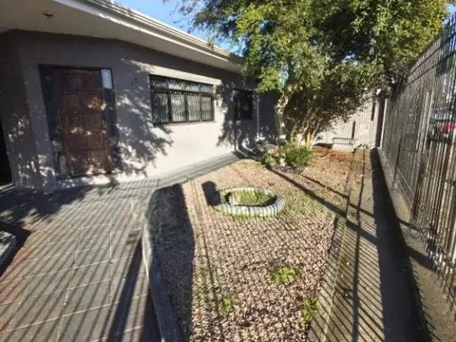Prédio com 364m² 1 quarto e 3 banheiros, à venda, no bairro Cajuru em Curitiba