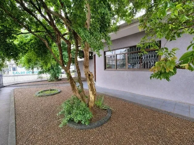 Prédio com 364m² 1 quarto e 3 banheiros, à venda, no bairro Cajuru em Curitiba