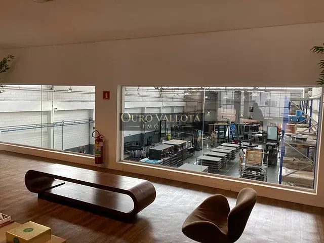Prédio com 2550m², à venda, no bairro Luz em São Paulo