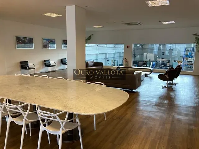 Prédio com 2550m², à venda, no bairro Luz em São Paulo