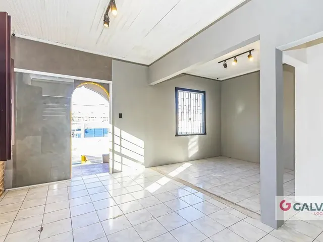 Prédio para alugar, no bairro Cajuru em Curitiba