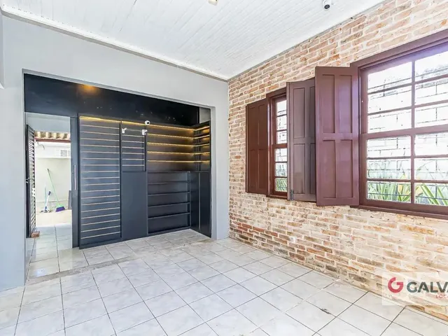 Prédio para alugar, no bairro Cajuru em Curitiba