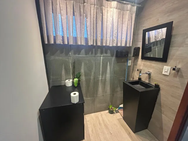Foto do Prédio - Casa comercial para venda em Jardim Três Colinas , 189m² | Lares e Andares Imóveis