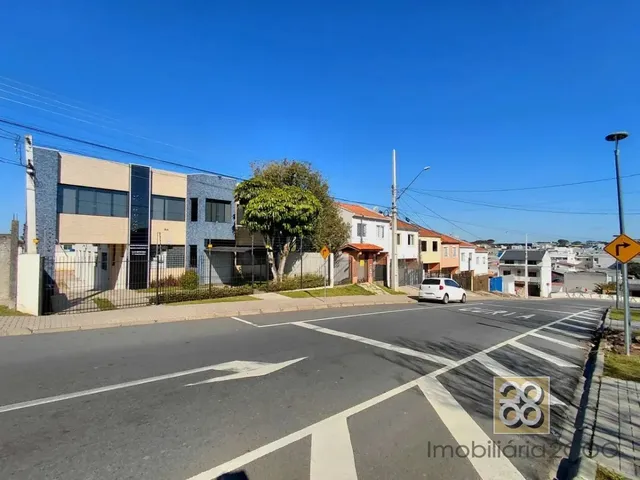 Prédio para alugar, no bairro Cajuru em Curitiba